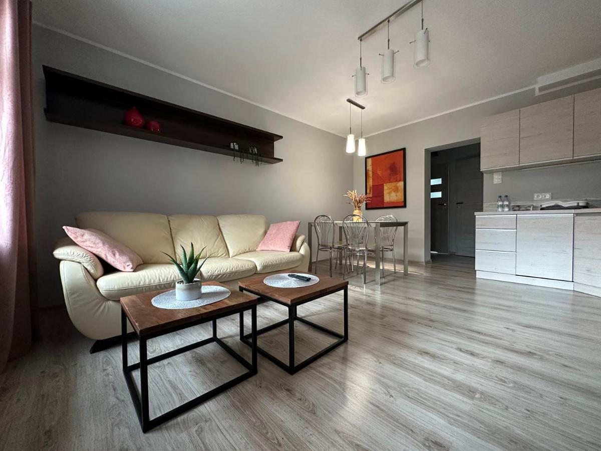 Apartament Przy Cieplickich Tezniach Jelenia Góra Exterior foto