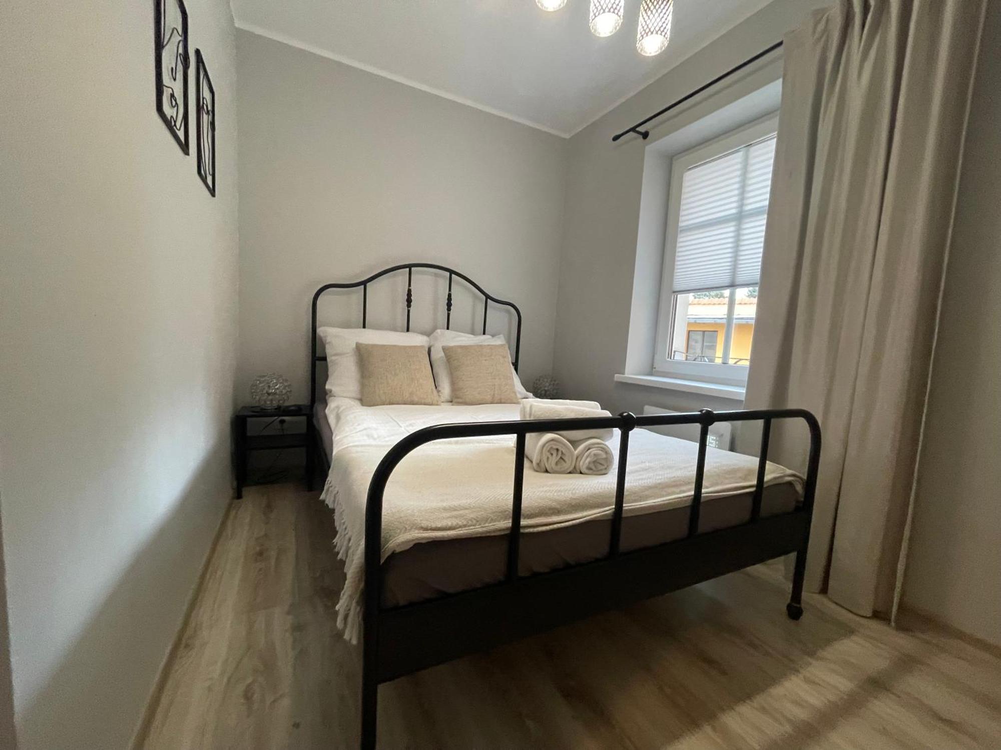Apartament Przy Cieplickich Tezniach Jelenia Góra Exterior foto